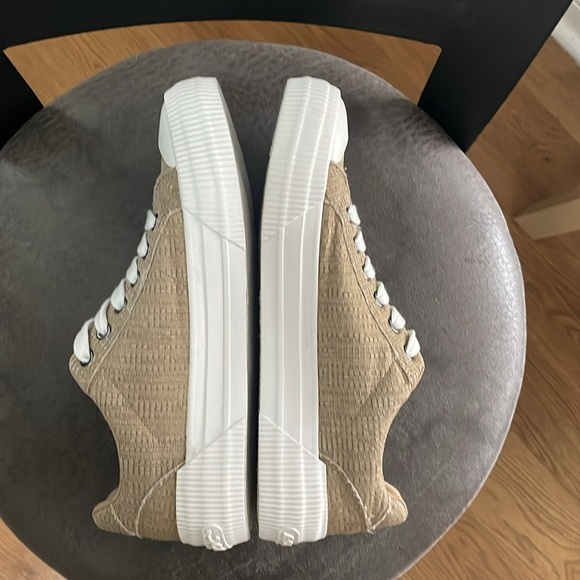 ROCKET DOG
Cheery Textured Tan Sneaker
Pre~Loved Cond! - Picture 4 of 12